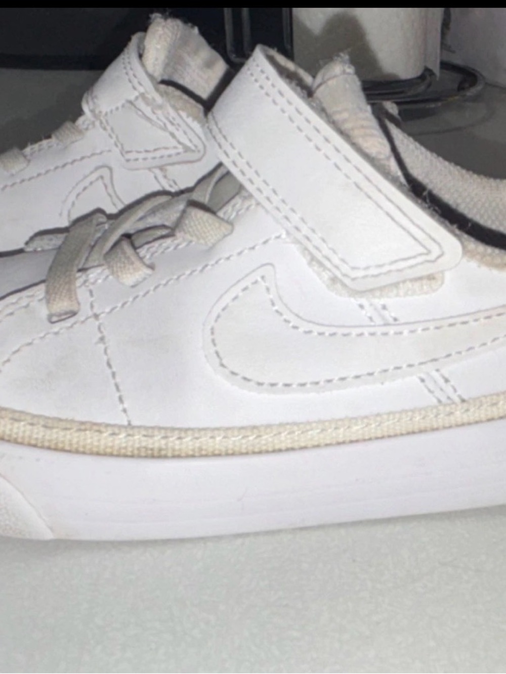 Nike Kids White Low-Top Sneakers with Hook-and-Loop Strap